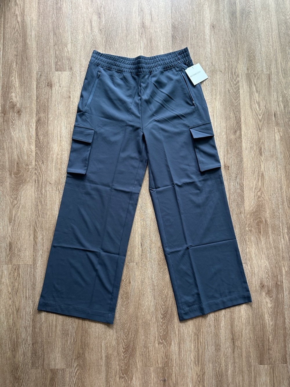 NWT Beyond Yoga City Chic Wide Leg Cargo Pants Navy Blue‎ Large